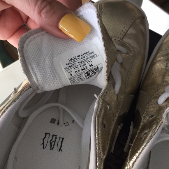 Converse - Picture 4 of 7